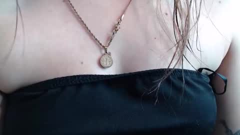 Snapshot of blairvicent chatting on 11.26.25 online show from 11.26.25