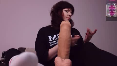 Snapshot of blake_luna chatting on 10.25.25 Britney online show from 10.25.25