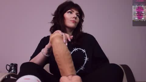 Snapshot of blake_luna chatting on 11.21.25 Britney online show from 11.21.25