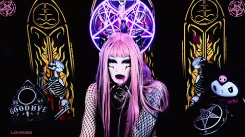 Snapshot of blasphemiangxrl chatting on 12.10.24 online show from 12.10.24