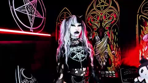 Snapshot of blasphemiangxrl chatting on 10.03.25 online show from 10.03.25