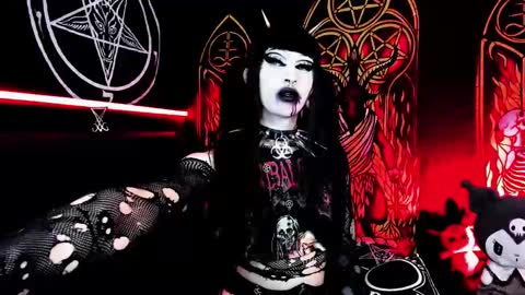 Snapshot of blasphemiangxrl chatting on 10.12.25 online show from 10.12.25