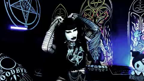 Snapshot of blasphemiangxrl chatting on 10.23.25 online show from 10.23.25