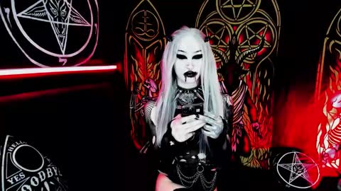 Snapshot of blasphemiangxrl chatting on 12.20.25 online show from 12.20.25