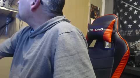 Snapshot of blazingslow chatting on 12.31.24 blazingslow online show from 12.31.24