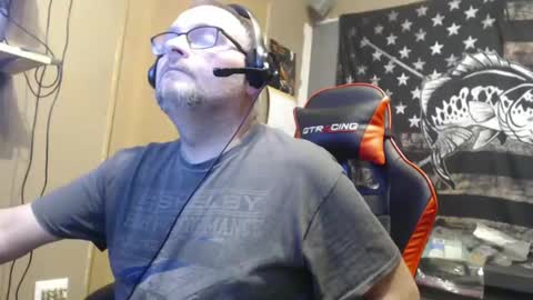 Snapshot of blazingslow chatting on 01.01.25 blazingslow online show from 01.01.25