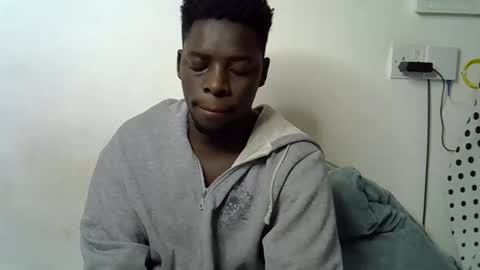 Snapshot of blesse_mixed chatting on 11.03.25 Black brown online show from 11.03.25