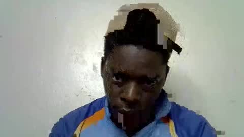 Snapshot of blesse_mixed chatting on 11.18.25 Black brown online show from 11.18.25