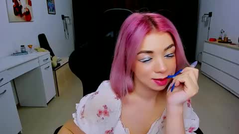 Snapshot of blinkofeyess chatting on 12.04.24 Nicole online show from 12.04.24