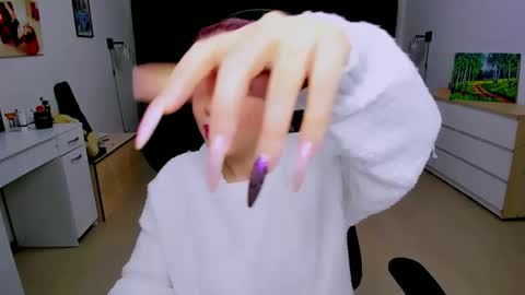 Snapshot of blinkofeyess chatting on 12.17.24 Nicole online show from 12.17.24