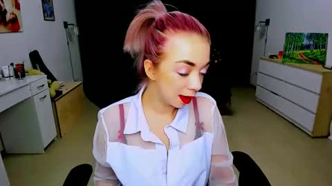 Snapshot of blinkofeyess chatting on 12.22.24 Nicole online show from 12.22.24