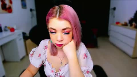 Snapshot of blinkofeyess chatting on 01.15.25 Nicole online show from 01.15.25