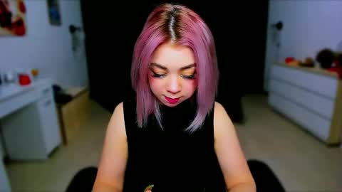 Snapshot of blinkofeyess chatting on 01.20.25 Nicole online show from 01.20.25