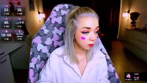 Snapshot of blinkofeyess chatting on 02.14.25 Nicole online show from 02.14.25