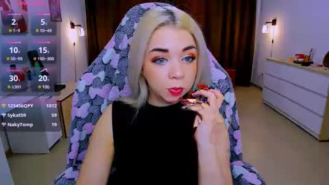 Snapshot of blinkofeyess chatting on 03.05.25 Nicole online show from 03.05.25