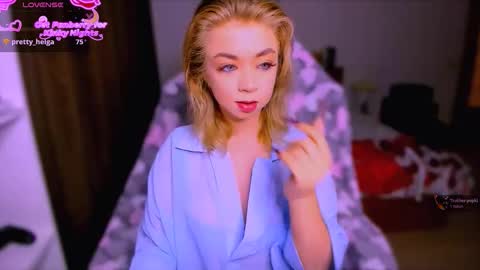 Snapshot of blinkofeyess chatting on 11.24.25 Nicole online show from 11.24.25