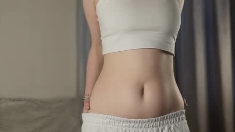 Snapshot of blissvibe chatting on 09.17.25 Mila online show from 09.17.25