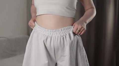 Snapshot of blissvibe chatting on 09.24.25 Mila online show from 09.24.25