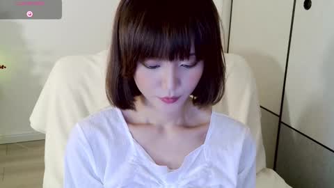 Snapshot of blon_kater chatting on 12.27.24 YoYo online show from 12.27.24