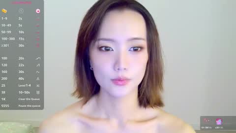 Snapshot of blon_kater chatting on 10.13.25 YoYo online show from 10.13.25