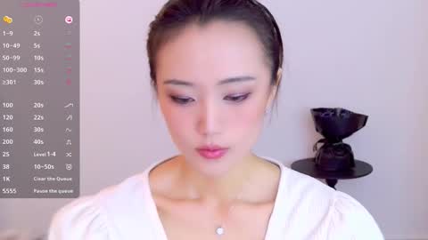 YoYo online show from 12.04.25