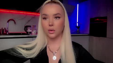 Lana online show from 12.24.24