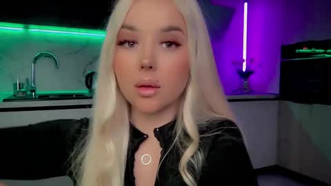 Lana online show from 03.04.25