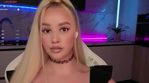 Lana online show from 09.23.25