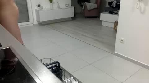 Snapshot of blondas21 chatting on 11.18.25 blondas21 online show from 11.18.25