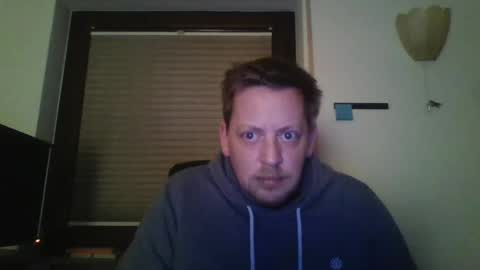 Snapshot of blonde32m chatting on 12.15.24 blonde32m online show from 12.15.24