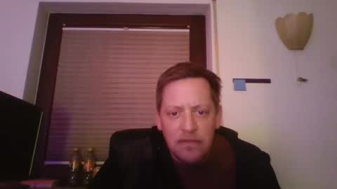 Snapshot of blonde32m chatting on 12.31.24 blonde32m online show from 12.31.24