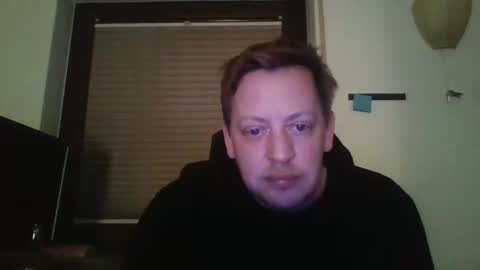 Snapshot of blonde32m chatting on 01.04.25 blonde32m online show from 01.04.25