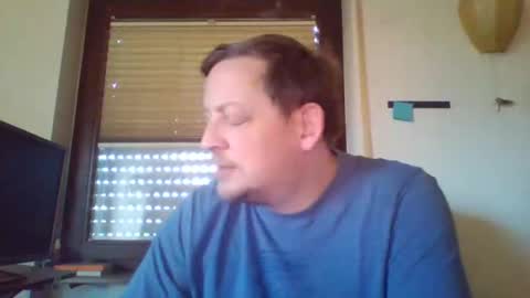 Snapshot of blonde32m chatting on 02.23.25 blonde32m online show from 02.23.25