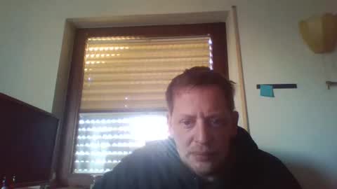 Snapshot of blonde32m chatting on 03.09.25 blonde32m online show from 03.09.25