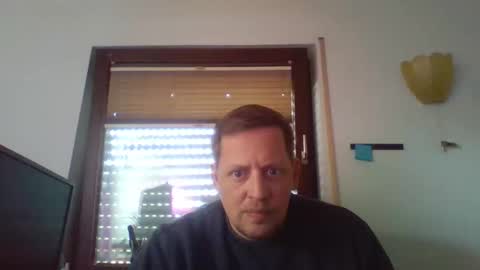 Snapshot of blonde32m chatting on 09.27.25 blonde32m online show from 09.27.25