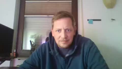 Snapshot of blonde32m chatting on 10.06.25 blonde32m online show from 10.06.25