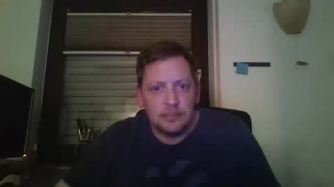 Snapshot of blonde32m chatting on 10.15.25 blonde32m online show from 10.15.25