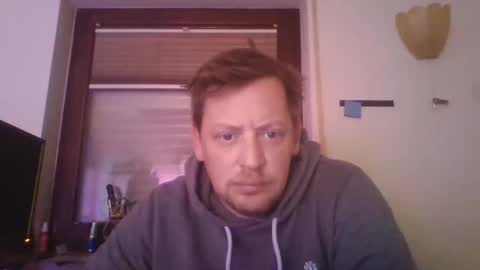 Snapshot of blonde32m chatting on 10.26.25 blonde32m online show from 10.26.25