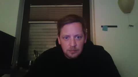 Snapshot of blonde32m chatting on 11.02.25 blonde32m online show from 11.02.25