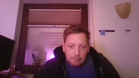 Snapshot of blonde32m chatting on 11.16.25 blonde32m online show from 11.16.25