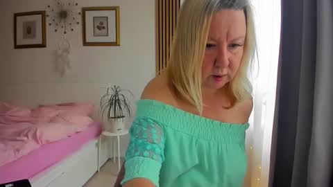 Nicole online show from 12.18.25