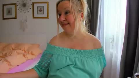 Nicole online show from 02.08.26