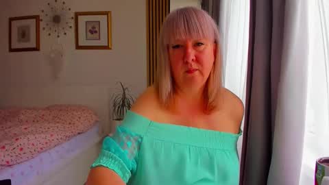 Nicole online show from 04.16.26