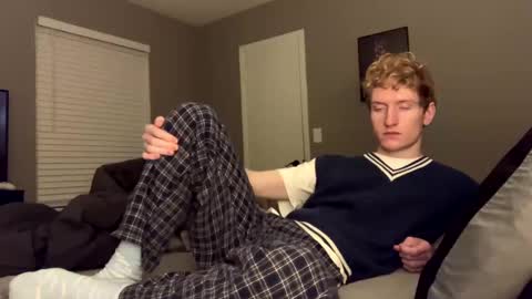 Snapshot of blonde_boi99 chatting on 12.22.24 Blondie online show from 12.22.24