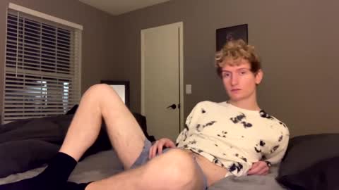 Snapshot of blonde_boi99 chatting on 01.13.25 Blondie online show from 01.13.25