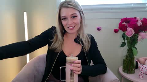 Blonde Stella online show from 02.12.26