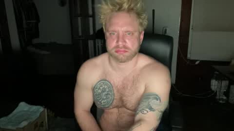 Snapshot of blondebluebear chatting on 02.26.26 blondebluebear online show from 02.26.26