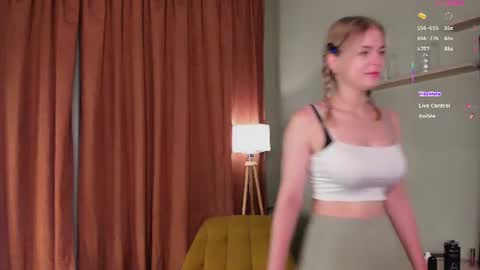 Snapshot of blondensinful chatting on 07.16.26 blondensinful online show from 07.16.26