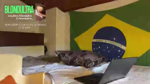 Snapshot of blondultra chatting on 09.27.25 blondultra online show from 09.27.25