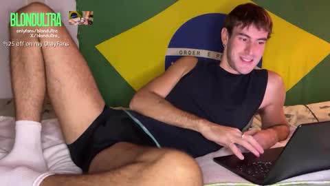 Snapshot of blondultra chatting on 11.01.25 blondultra online show from 11.01.25